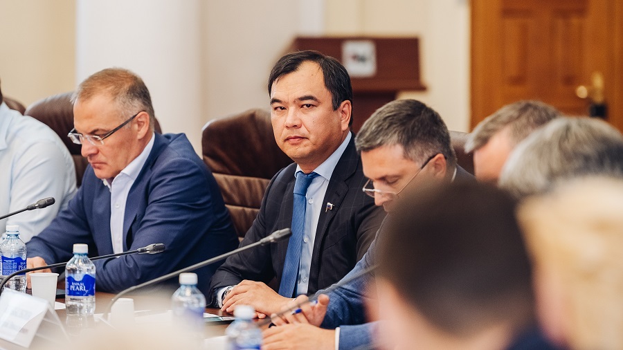 Депутаты Госдумы обсудили поправки в закон о Байкале с представителями Иркутской области