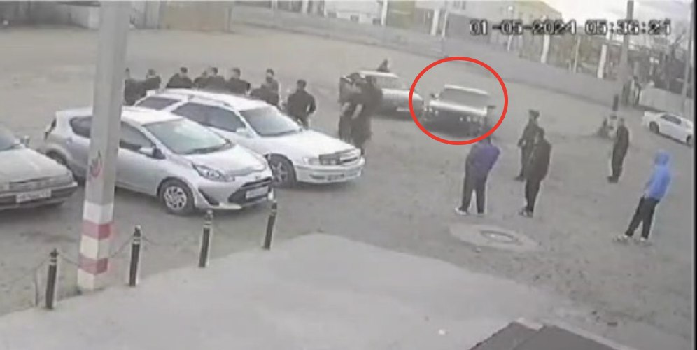 Водитель, переехавший парня около ночного клуба в Улан-Удэ, сам пришёл в полицию с двумя адвокатами