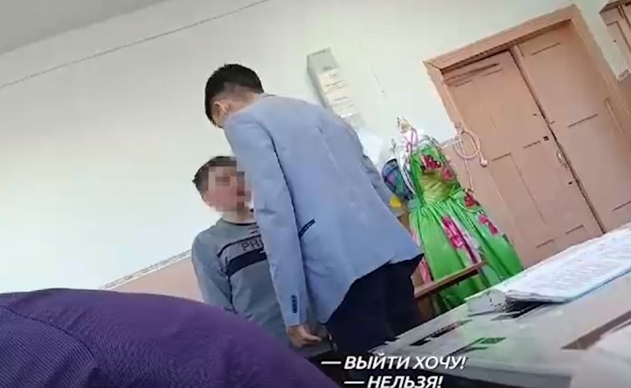 В Сахалинской школе конфликт с учителем из Бурятии