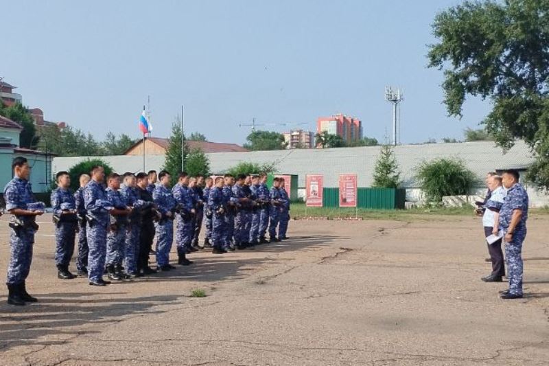 В Улан-Удэ росгвардейцы почтили память погибшего 20 лет назад товарища