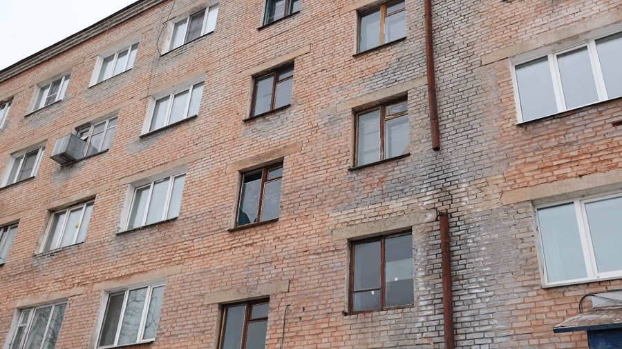 В Улан-Удэ в разваливающемся общежитии ввели режим повышенной готовности