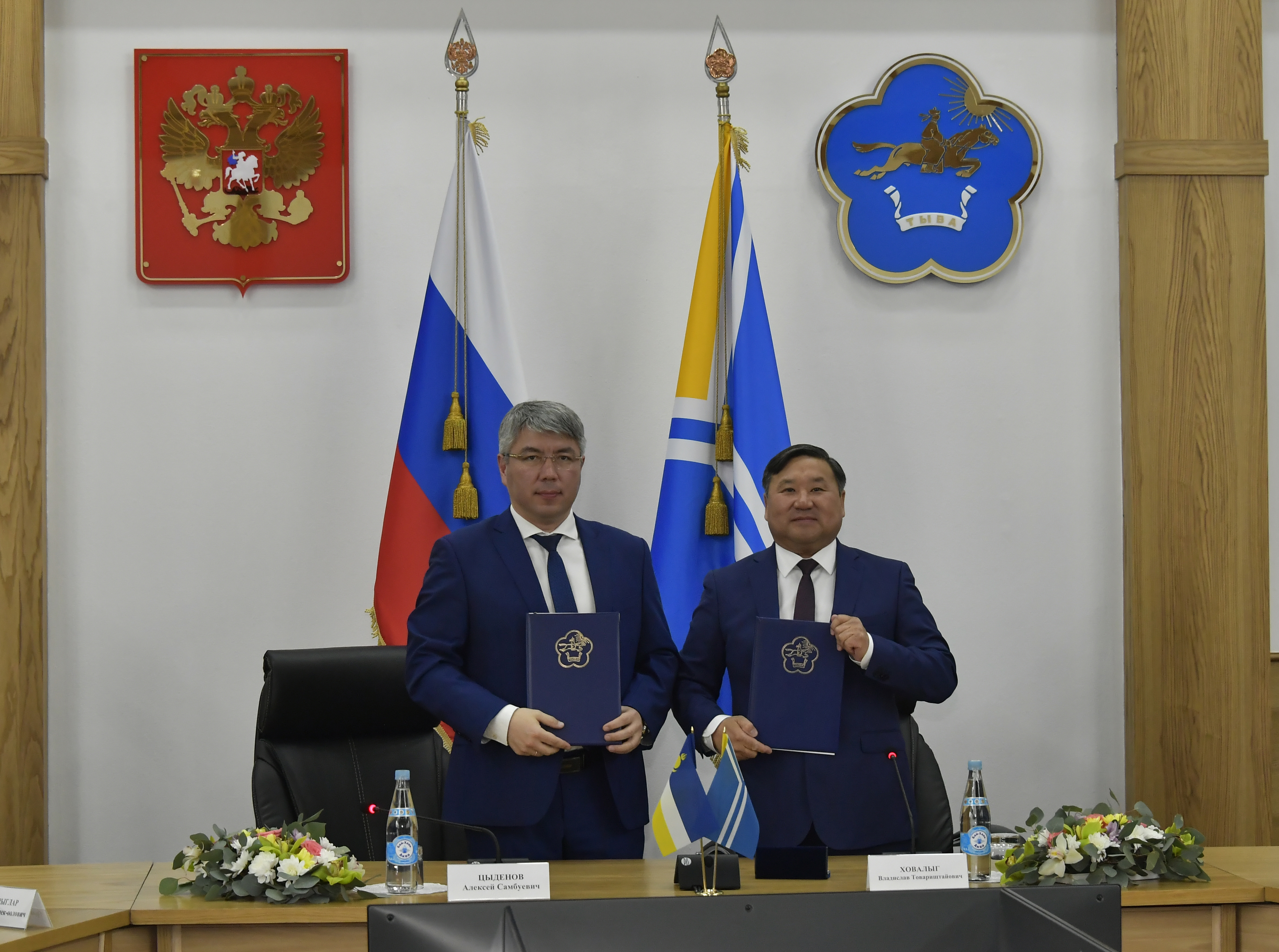 Алексей Цыденов подписал соглашение о сотрудничестве с главой Тывы