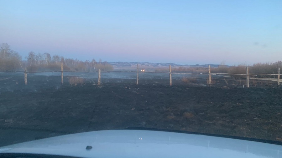 В Бурятии тушили лесной пожар в пригороде Улан-Удэ