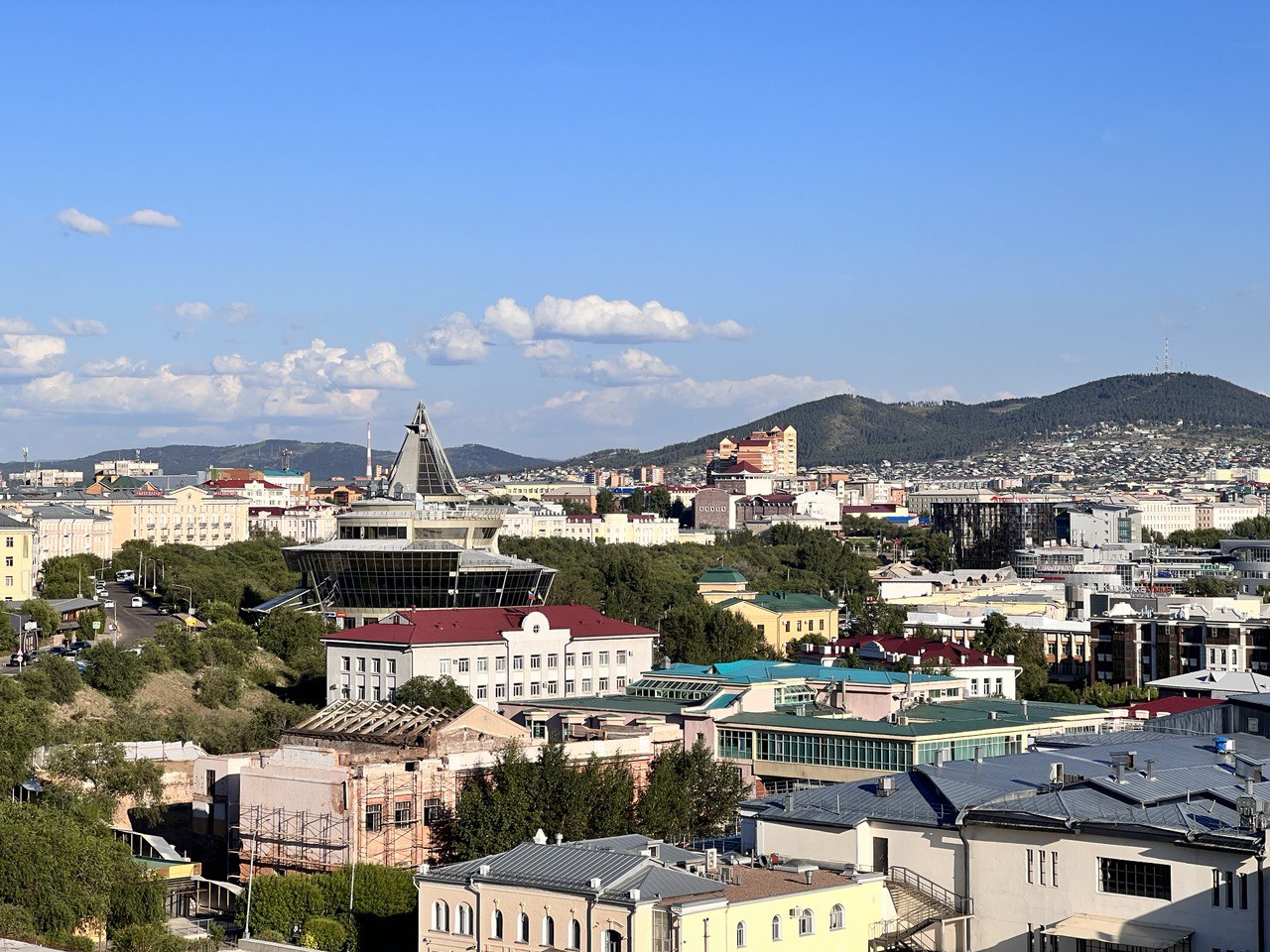 Бурятия стала. Улан-Удэ центр города. Восточный центр в г Улан-Удэ. Бурятия. Центр Улан Удэ.