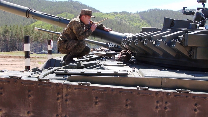 На танкодроме в Бурятии участники СВО обучают водителей военной техники
