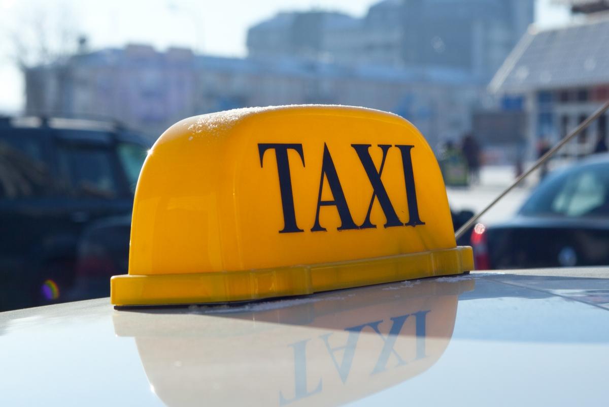 Бурятским таксистам предлагают зарплату до 140 тысяч рублей