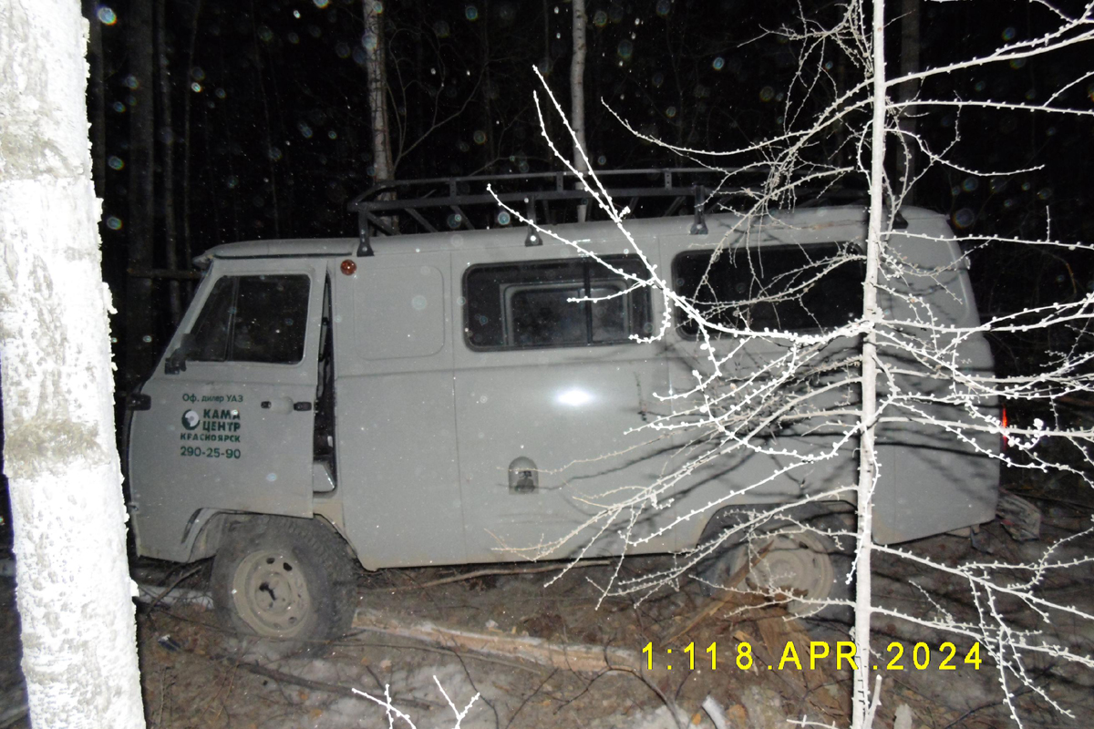 В Бурятии пьяный водитель УАЗа слетел с трассы и врезался в дерево 