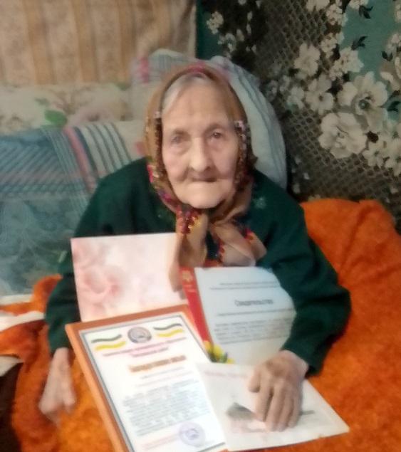  В Бурятии участница трудового фронта отметила 95-летний юбилей
