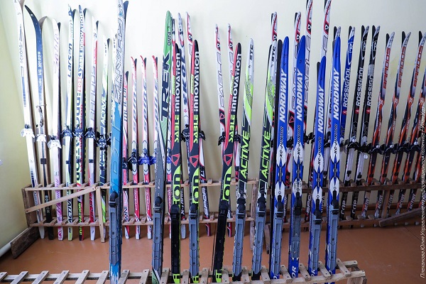 В Улан-Удэ планируют сделать бесплатные прокаты коньков и лыж семьям военных