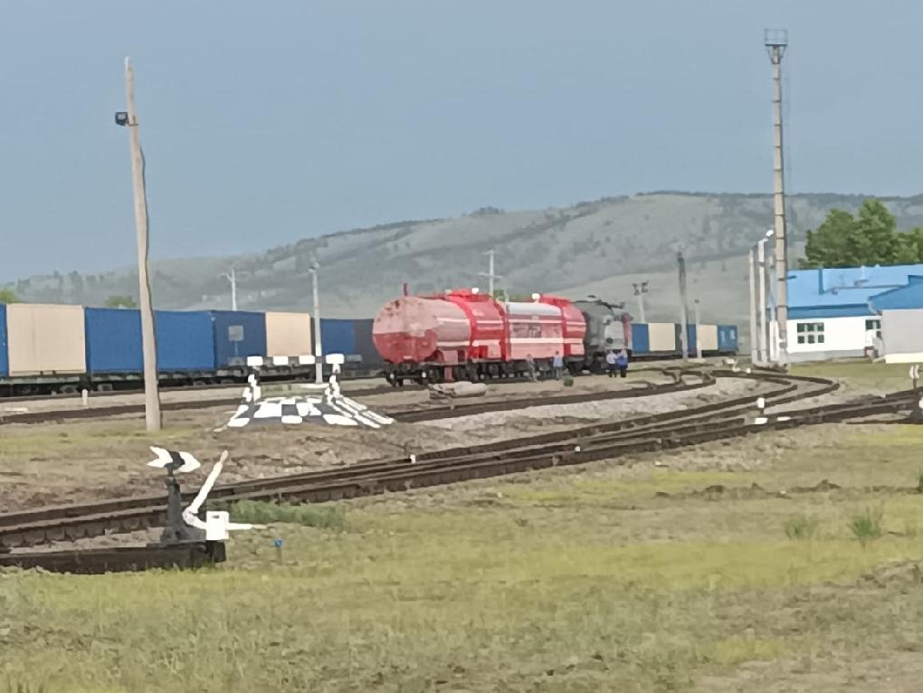 Утечка газа из вагона грузового поезда произошла в Бурятии