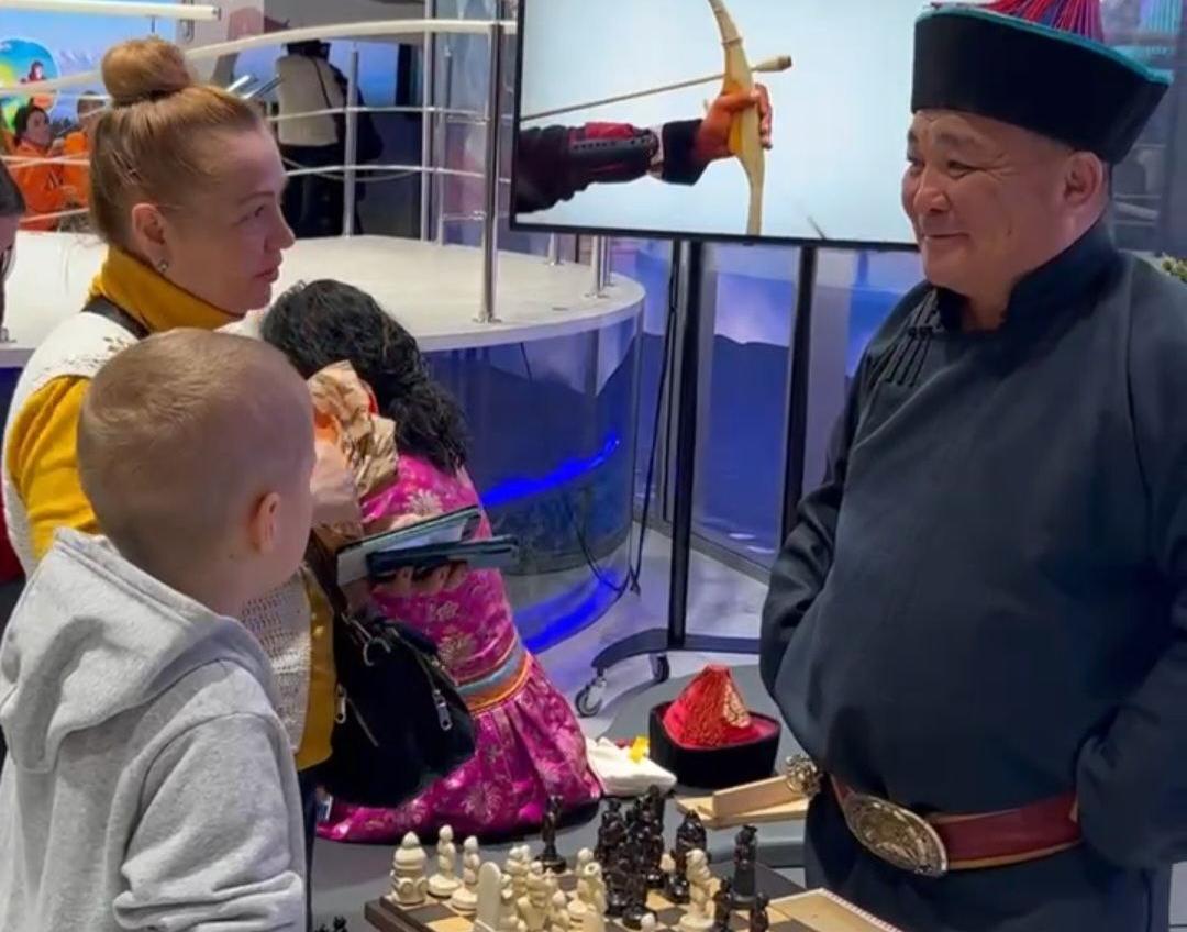 Бурятия знакомит посетителей международной выставки-форума «Россия» с национальными играми
