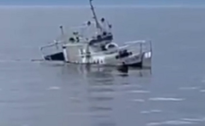 На Байкале затонул катер