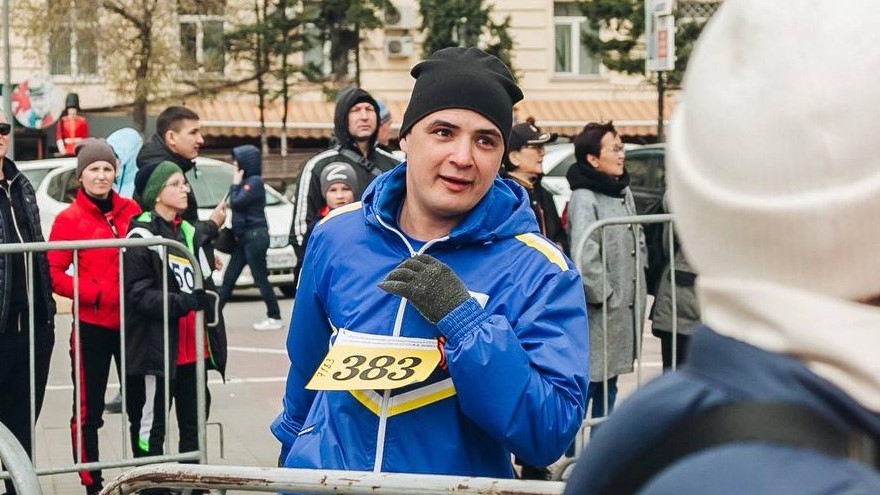 Министр спорта Бурятии пробежал в марафоне по Байкалу