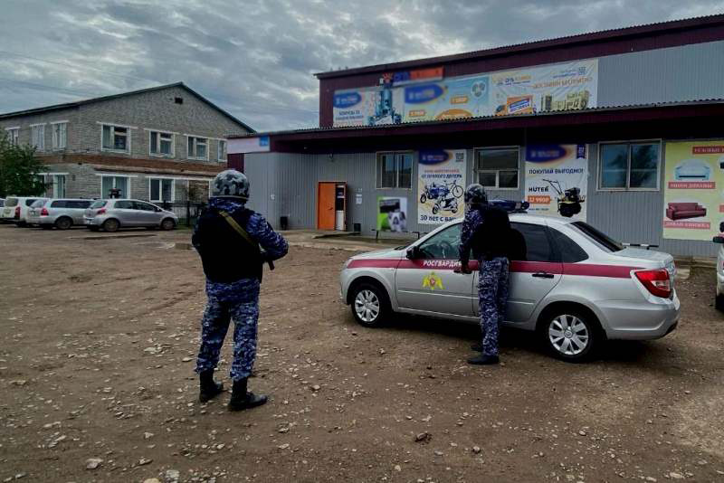В Бурятии подростки хотели проникнуть в магазин, но сработала сигнализация