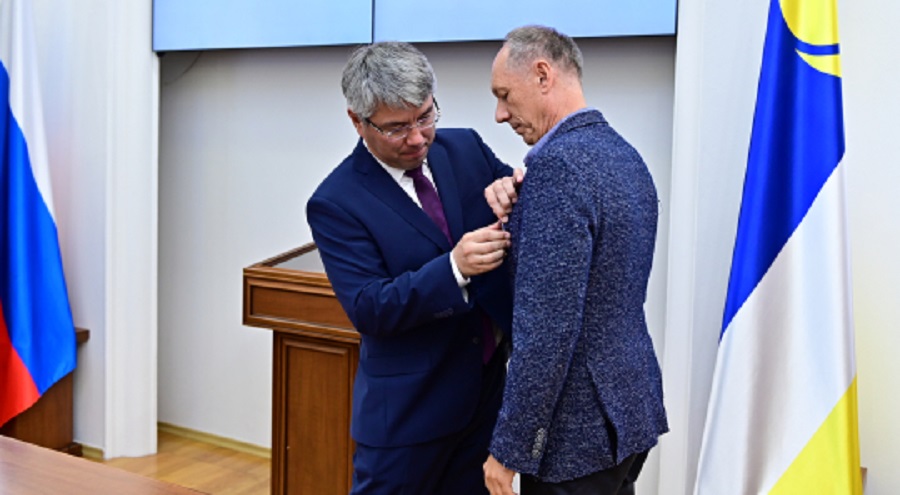 Военным врачам госпиталя Бурденко вручили медали за заслуги перед Бурятией 