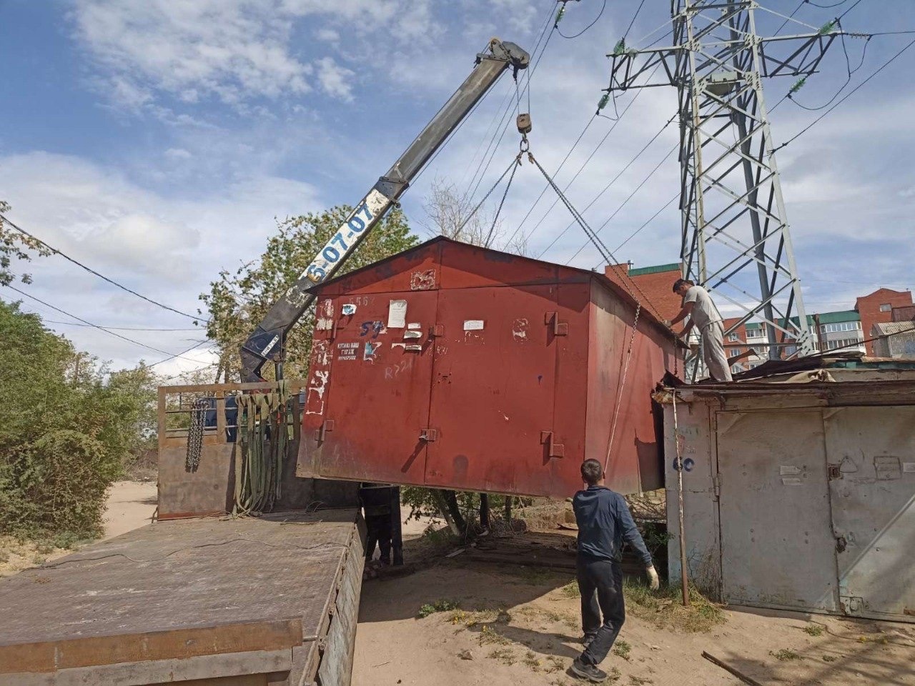 В Улан-Удэ демонтировали 15 самовольных гаражей