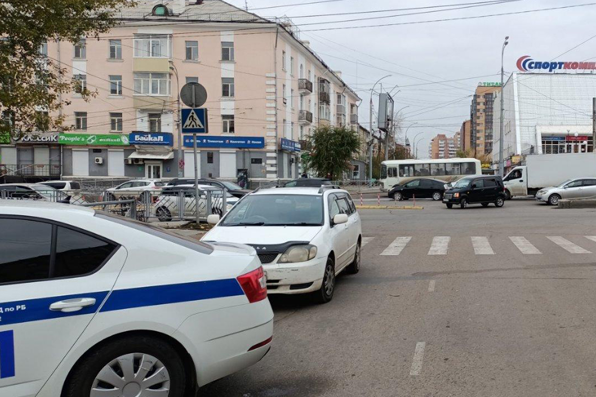 В Улан-Удэ на пешеходном переходили сбили женщину