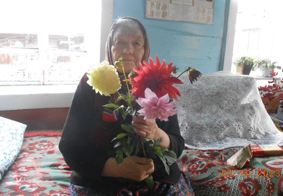 В Бурятии 90-летний ветеран труда празднует свой юбилей