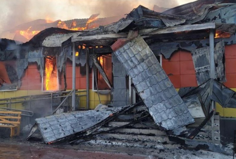 В районе Бурятии горит дом культуры