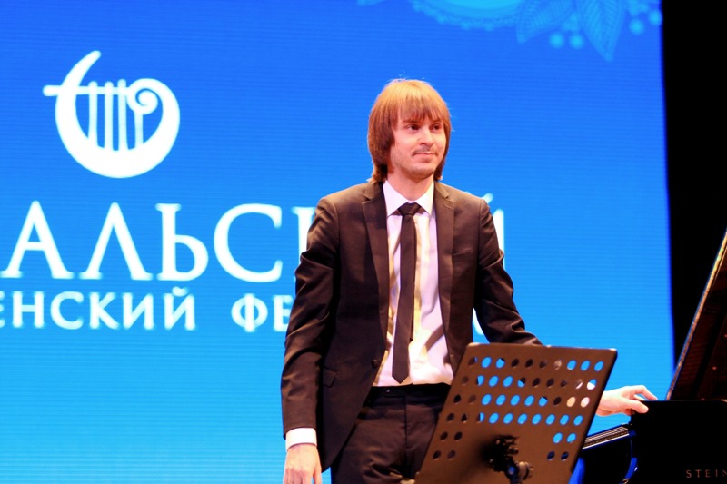 В Улан-Удэ выступит известный пианист