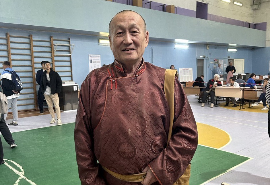 Глава буддистов России сходил на выборы 
