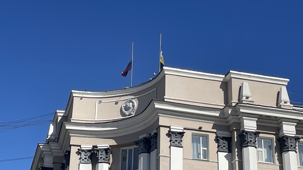В Бурятии приспустили флаги в знак скорби по погибшим в «Крокус сити холле»