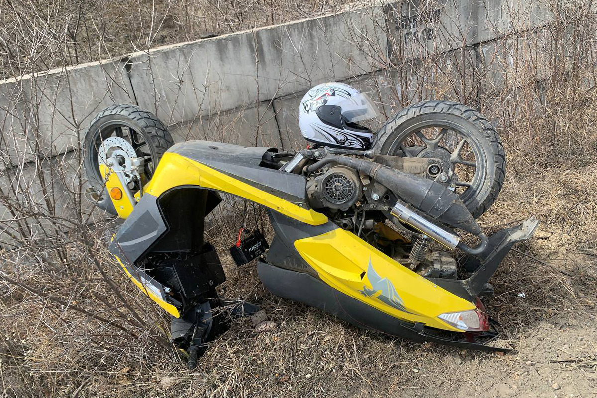 В Улан-Удэ мужчина упал с мотоцикла и получил травмы