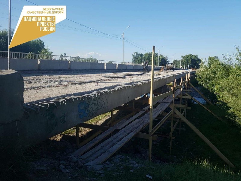 В центре села Бичура отремонтируют мост