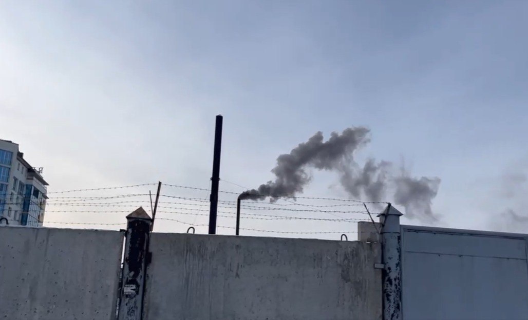 В центре Улан-Удэ прикрыли дымящую трубу магазина