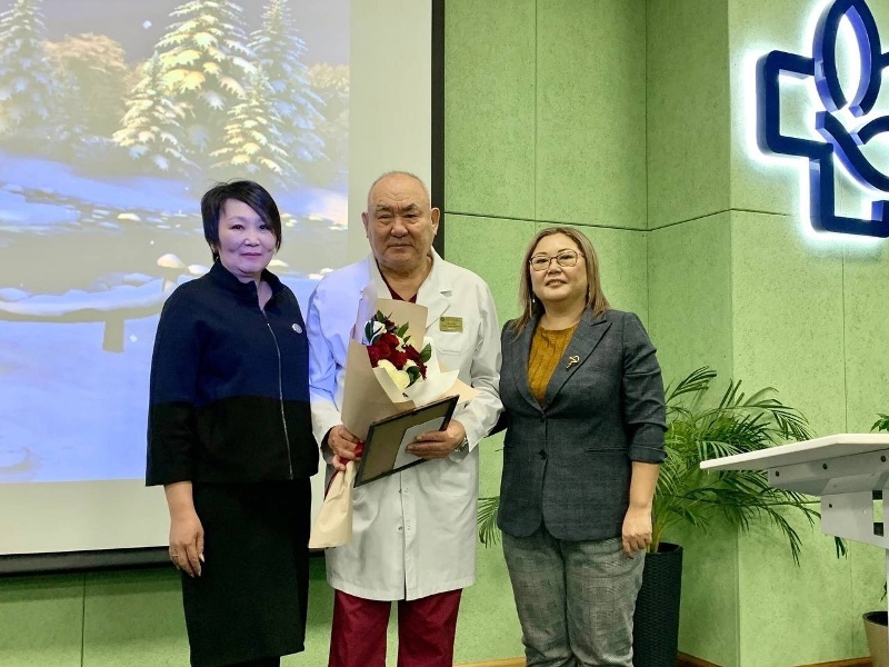 В Улан-Удэ 75-летний юбилей отметил талантливый врач-онколог