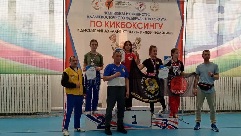 Сборная Бурятии завоевала 10 золотых медалей на турнире по кикбоксингу