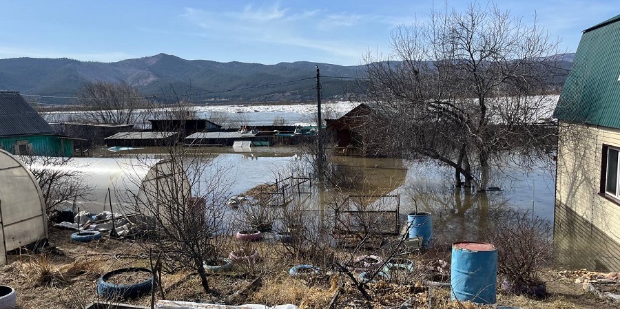 Что происходит на затопленных участках, проверил мэр Улан-Удэ