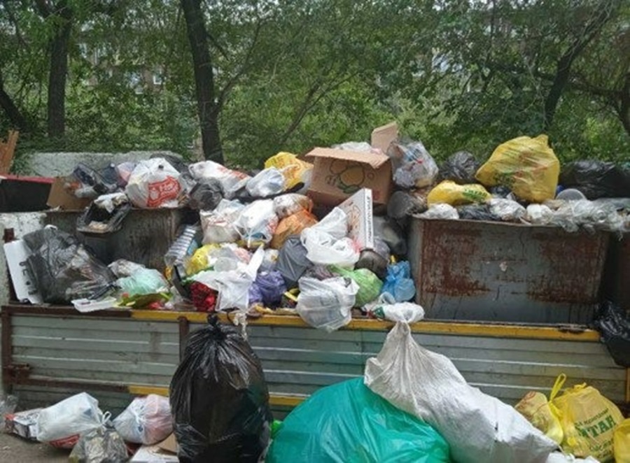 В Улан-Удэ начнут мониторить все жалобы в соцсетях на вывоз мусора