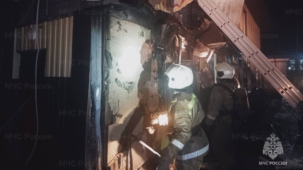 В Улан-Удэ из ресторана эвакуировали 200 человек из-за пожара