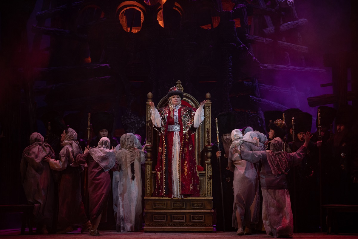 В Улан-Удэ показали оперу «Князь Игорь» со звёздным оперным дуэтом Аюшеевых