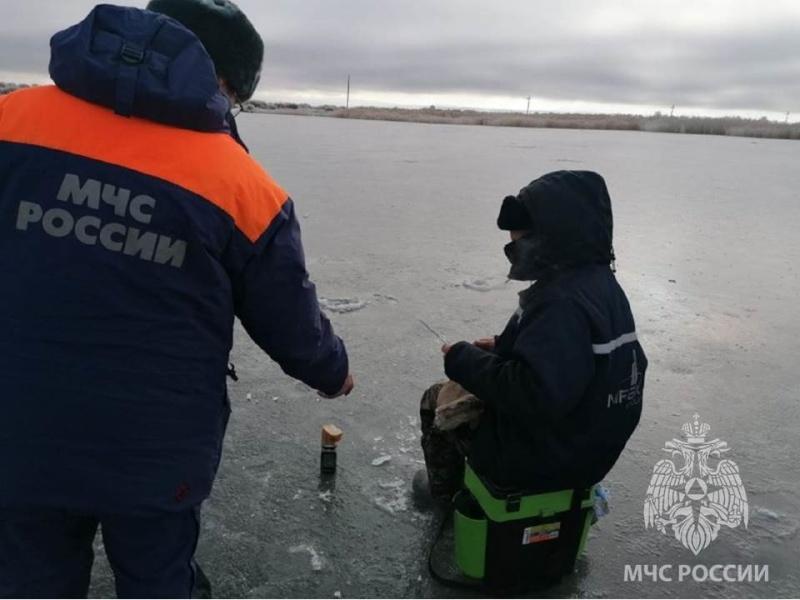 Жителей Бурятии предупреждают об опасностях тонкого льда