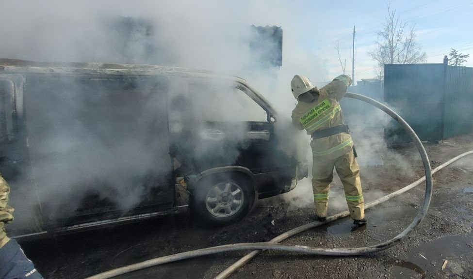 Житель Бурятии из-за пожара лишился автомобиля