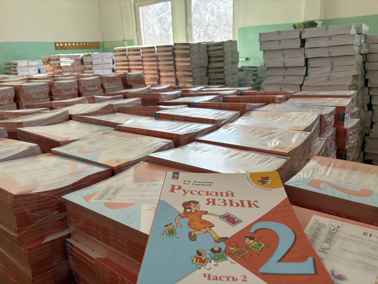 279 тысяч новых учебников для школьников поступили в Улан-Удэ