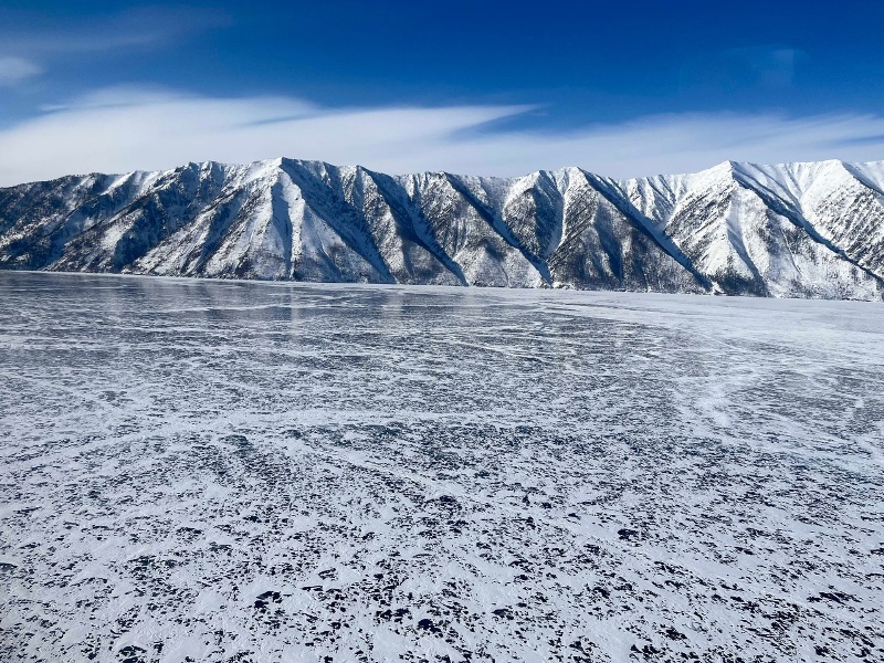 В МЧС Бурятии рассказали о подвижке льда Байкала и трещинах в реках