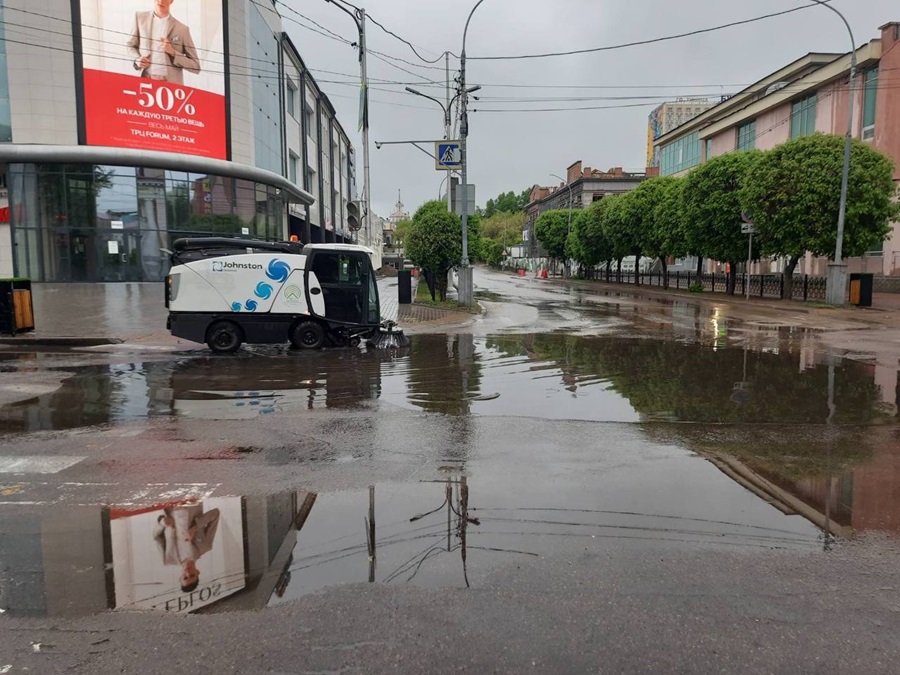 В Улан-Удэ борются с последствиями дождя