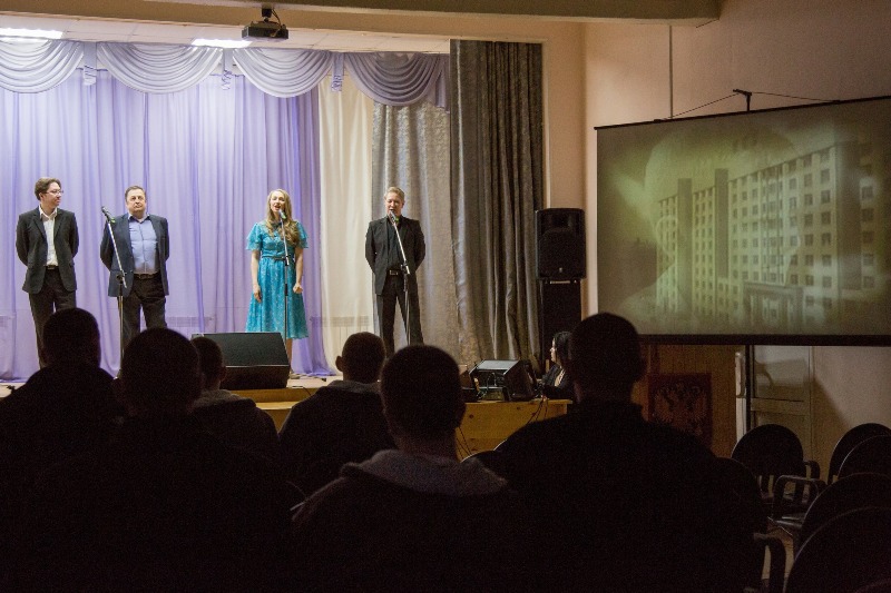 В Улан-Удэ артисты Русского драмтеатра выступили перед военными  в госпитале