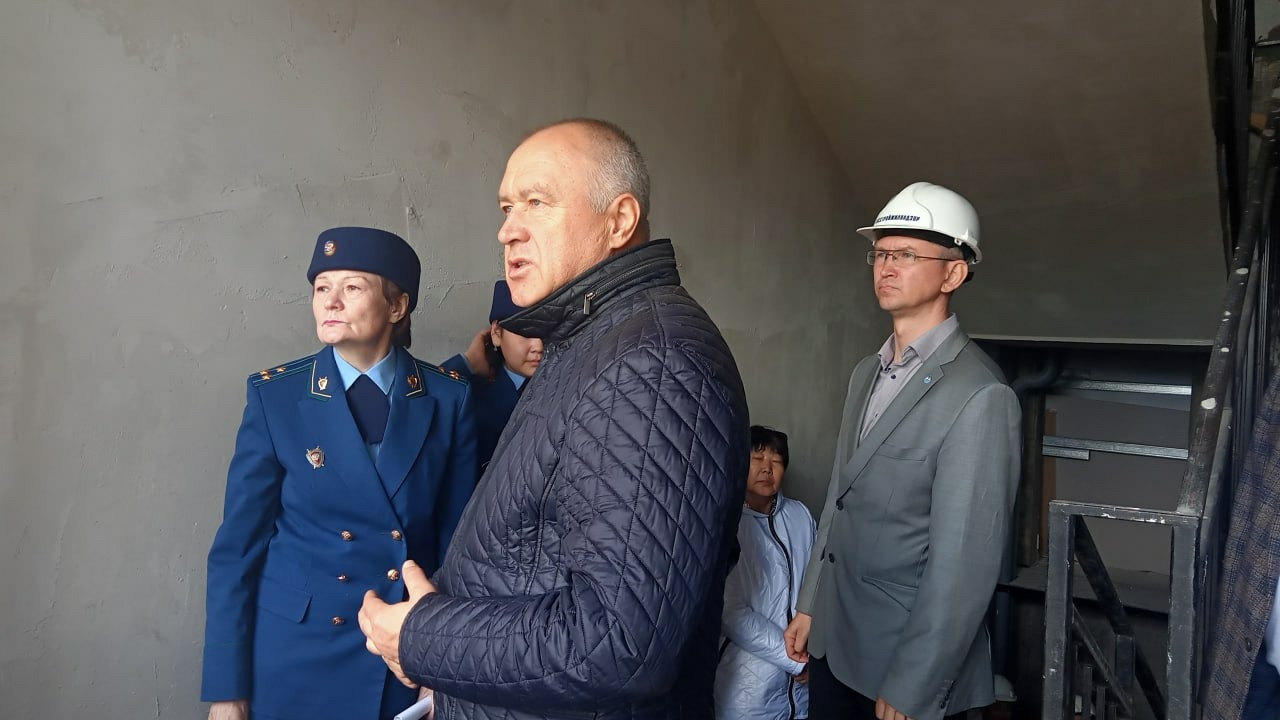 Зампред правительства Бурятии усилил контроль за строительством проблемных домов в Улан-Удэ
