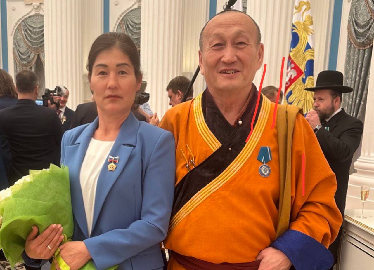 Глава Буддийской Сангхи получил Орден Почёта