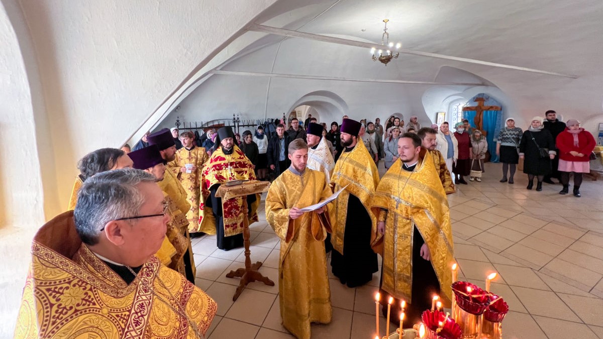 В Бурятии священники проводят молебные пения о военных на СВО