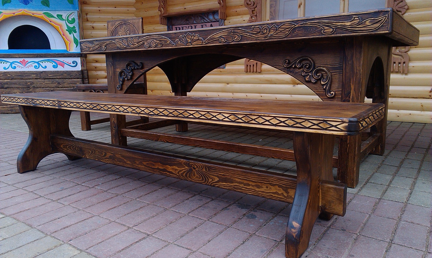 мебель деревянная с резьбой