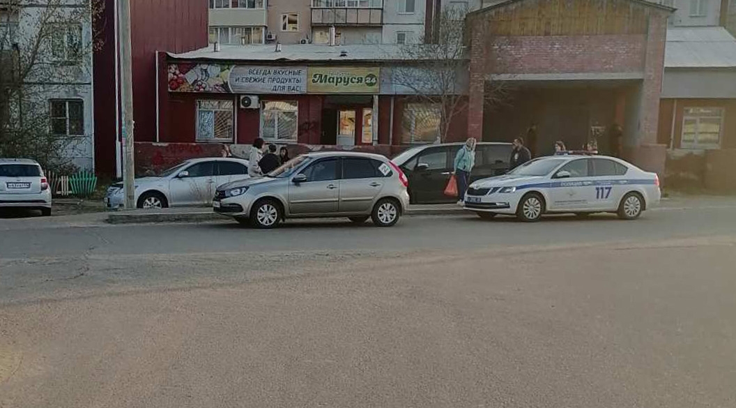 В Улан-Удэ под колеса автомобиля попала 11-летняя девочка