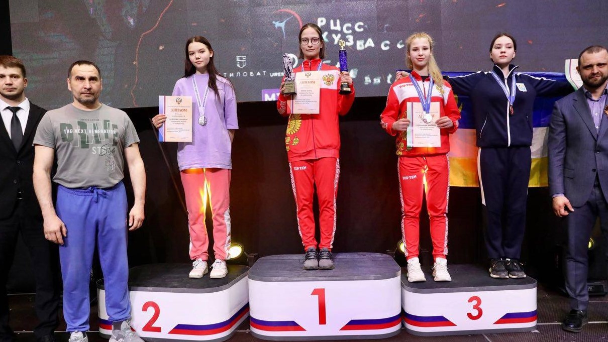 Три медали взяла команда Бурятии по кикбоксингу в Кемерово