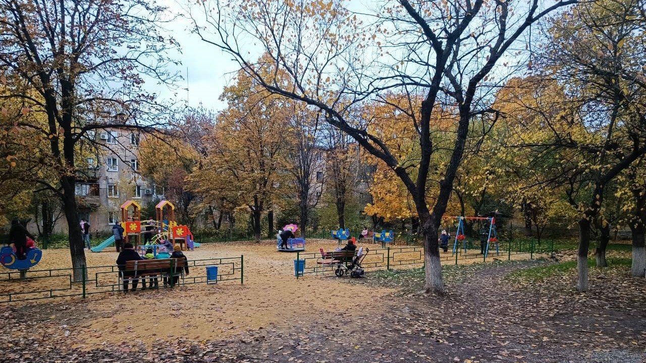 Бурятия помогла установить три детские современные площадки в Старобешевском районе ДНР