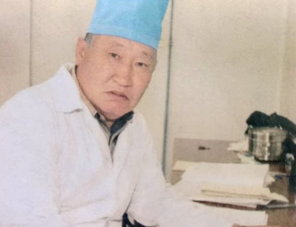В Бурятии ушел из жизни известный стоматолог-хирург