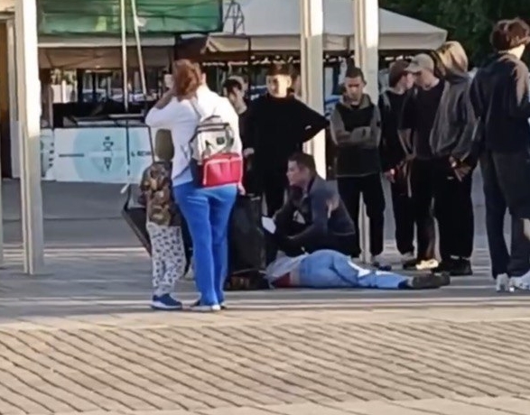 В Улан-Удэ девочка-подросток получила травму головы, упав с оборвавшейся качели
